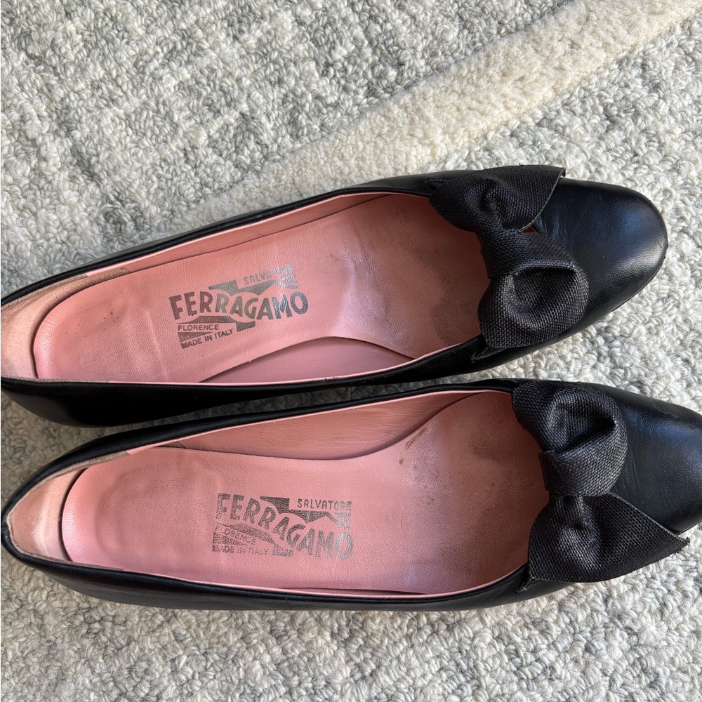 Salvatore Ferragamo Women's Black Bow Flats Size 6.5